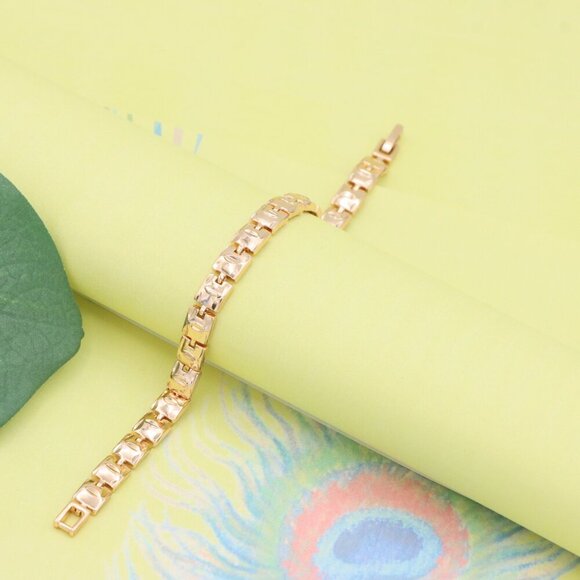 "Elegant Rose Gold Chain Bracelet with Glossy Square Links, XPBL1123 - Picture 6 of 13